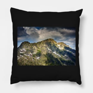 Fagaras mountains in Romania, Negoiu peak Pillow