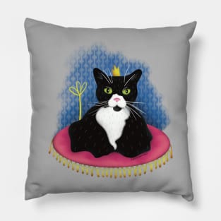 Cat queen Pillow