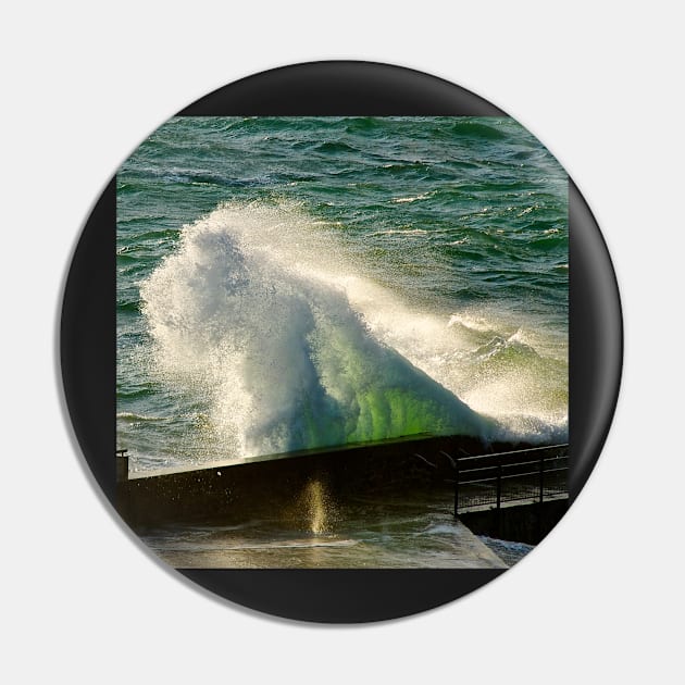 La Vague Pin by rollier