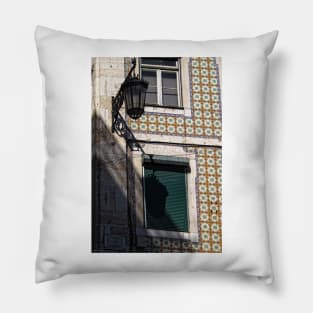 Balconies, Doors And Windows Of Lisbon - 8 © Pillow