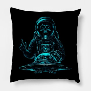 Astronaut catch Ufo Pillow