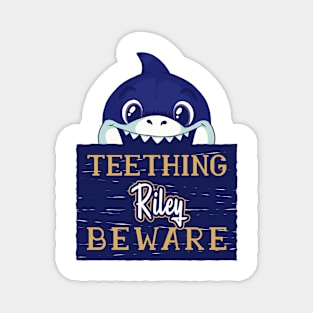 Riley - Funny Kids Shark - Personalized Gift Idea - Bambini Magnet