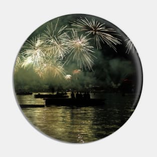 Fireworks Green / Swiss Artwork Photography Pin