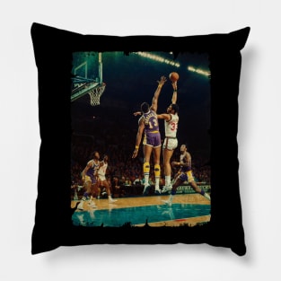 Wilt Chamberlain vs The Cap Pillow