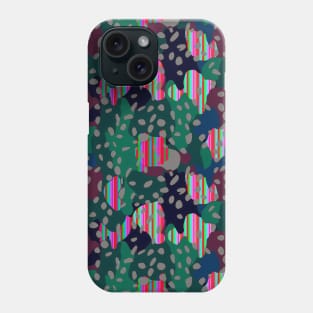 Animalier camouflage stripes dark green magenta Phone Case