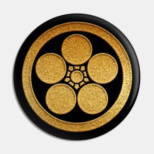 Gold Maruni Umebachi Kamon Pin