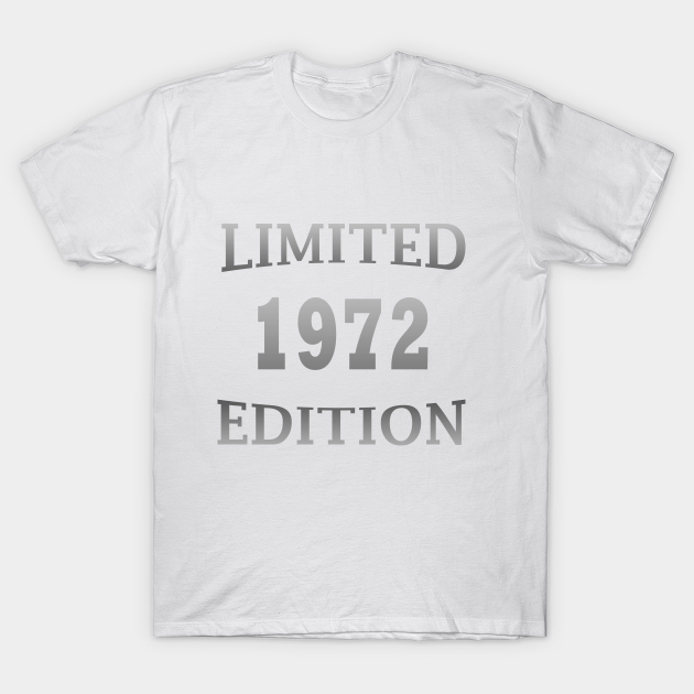 Discover born in 1972 vintage birthday - Born In 1972 - T-Shirt