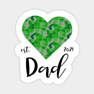 New dad in 2021, green camo hart design Magnet