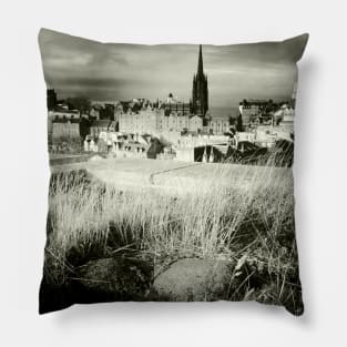 Rooftop view over Edinburgh looking towards The Hub Pillow