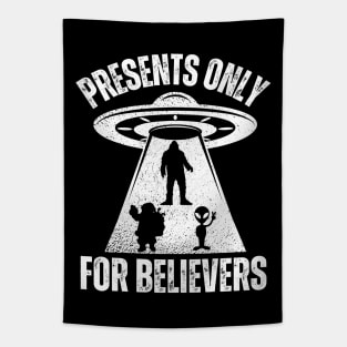 Funny Christmas Alien And Bigfoot Tapestry