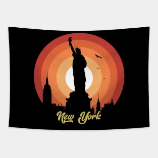 New York, Statue of liberty sunset silhouette. Lady Liberty. Tapestry