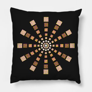 Ethnic wheel with a maze-like motif Pillow