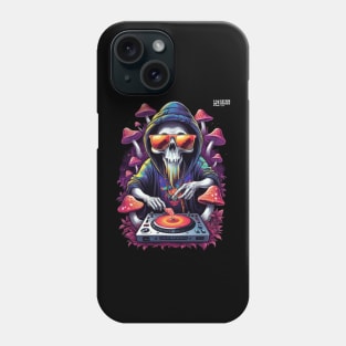 Techno T-Shirt - Psychedelic DJ - Catsondrugs.com - Techno, rave, edm, festival, techno, trippy, music, 90s rave, psychedelic, party, trance, rave music, rave krispies, rave flyer T-Shirt Phone Case