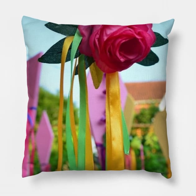 Roses Pillow by tamara0