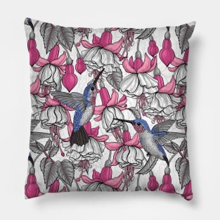 Hummingbird garden Pillow