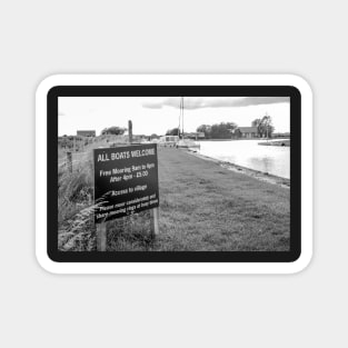 Public moorings in Thurne Dyke in the Norfolk Broads National Park Magnet