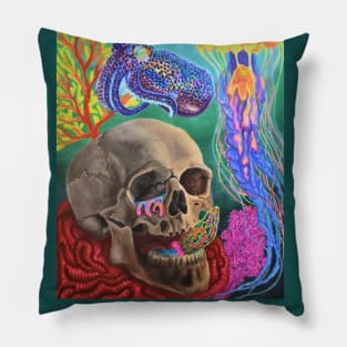 Underwater skull magic Pillow