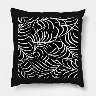 PALM LEAF ABUNDANCE PATTERN BLACK AND WHITE Pillow