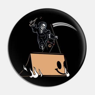 Skater Skull, Sketing Skull, Sketer Skeleton, Sketing Skeleton Pin