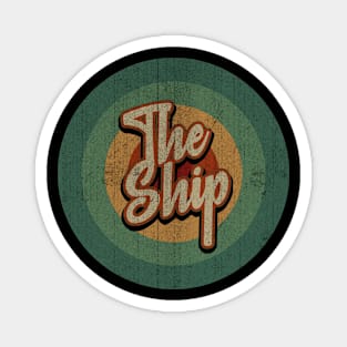 Circle Retro Vintage The Ship Magnet