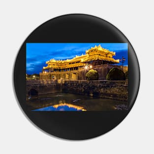 Imperial Royal Palace of Nguyen dynasty in Hue, Vietnam Pin