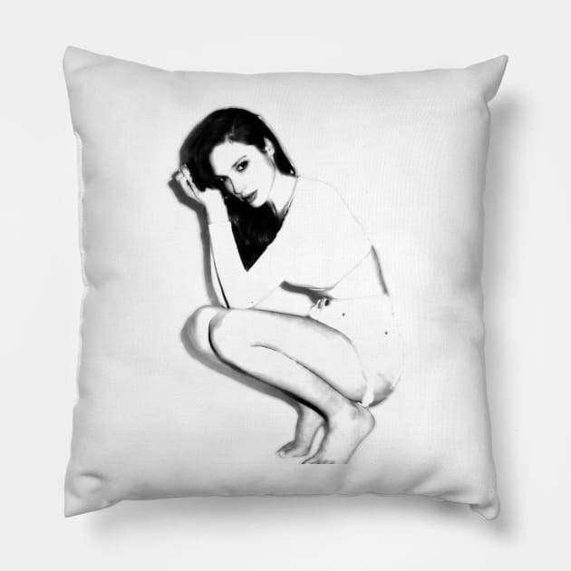 Gal Gadot Tee Pillow by dcfamily