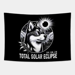 Solar Eclipse Siberian Huskies: Chic Tee with Majestic Northern Breeds Tapestry