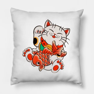 gato estilo japones con un pez Pillow