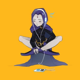 Raven listening to music T-Shirt
