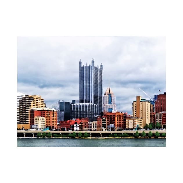 Pittsburgh PA Skyline by SusanSavad