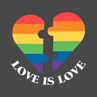 Rainbow heart Love is love T-Shirt