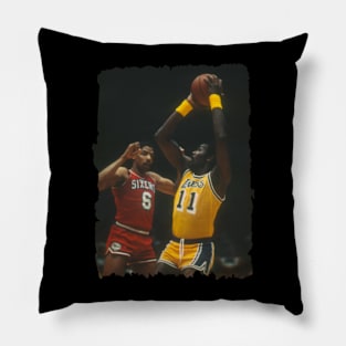 Bob McAdoo vs Julius Erving, 1981 #2 Pillow