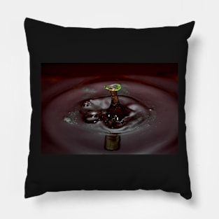 strange macro water splash image Pillow