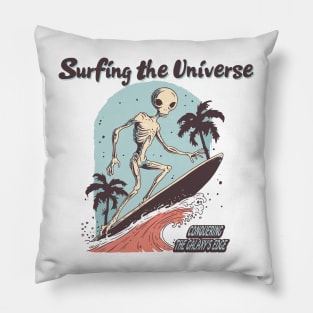 Alien surfing 88092 Pillow