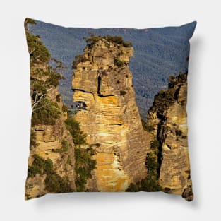 Three Sisters, Echo Point, Jamison Valley, Blue Mountains, NSW, Australia Pillow