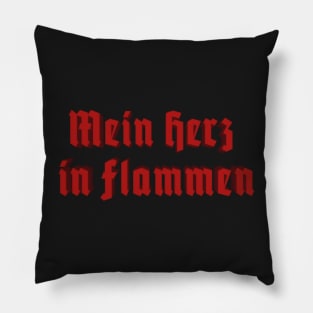 Mein herz in flammen Pillow