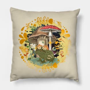 Cottagecore Mushrooms & Frog Fairy Vintage Design Pillow