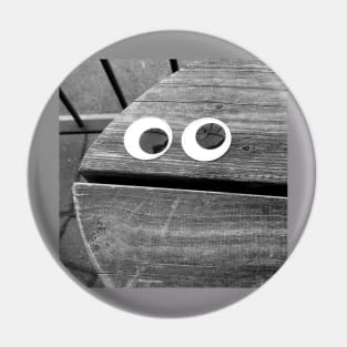 Googly eyes #152 Pin