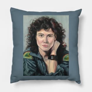 Ellen Ripley Oil Portrait (Alien 1979) Pillow