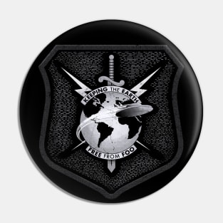 Foo Fighter Insignia (black & white shield Pin