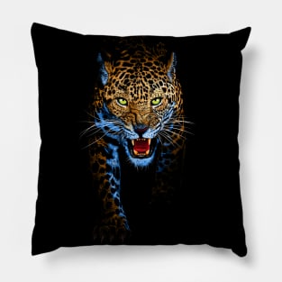 Leopard stalking Pillow