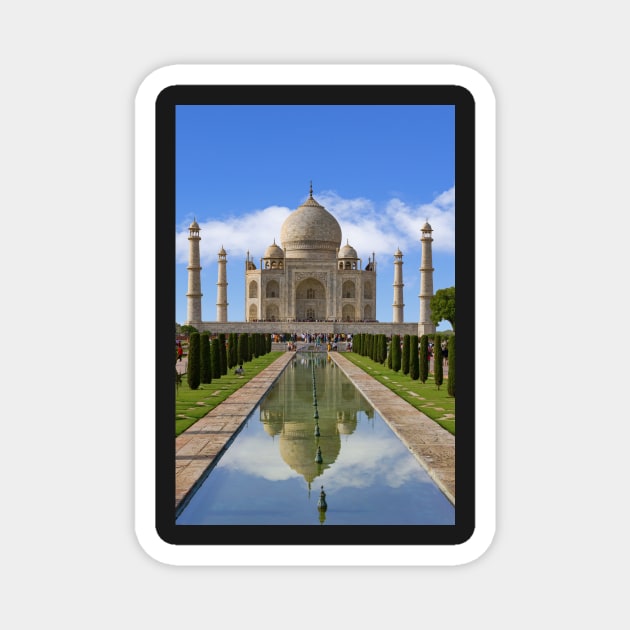 Taj Mahal with reflection. Magnet by bulljup