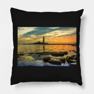 St marys lighthouse sunrise Pillow