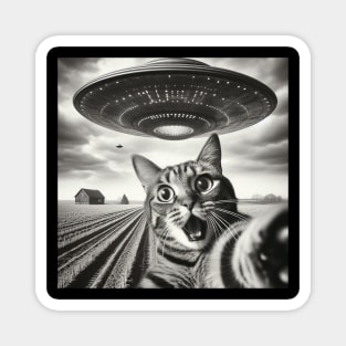 Cat Selfie With Alien UFO Funny Cat Magnet