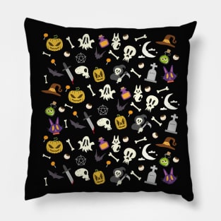 Group pattern of pumpkins, skeletons and ghosts on halloween Pillow