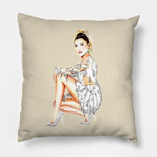 hailey baldwin Pillow