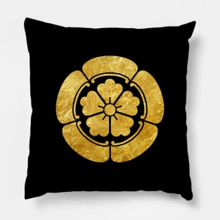 Oda Mon Japanese samurai clan faux gold on black Pillow