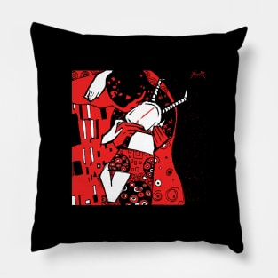 KISSING SCOLOPENDRA Pillow