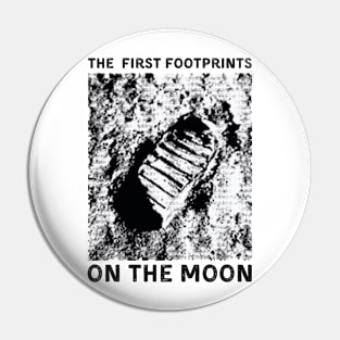 The first footprints on the Moon white vintage Classic T-Shirt Pin