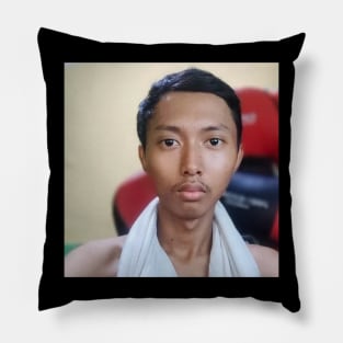 ghozali everyday 1 Pillow